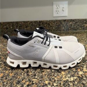 On Running ladies  White and Black Athletic Shoes 8